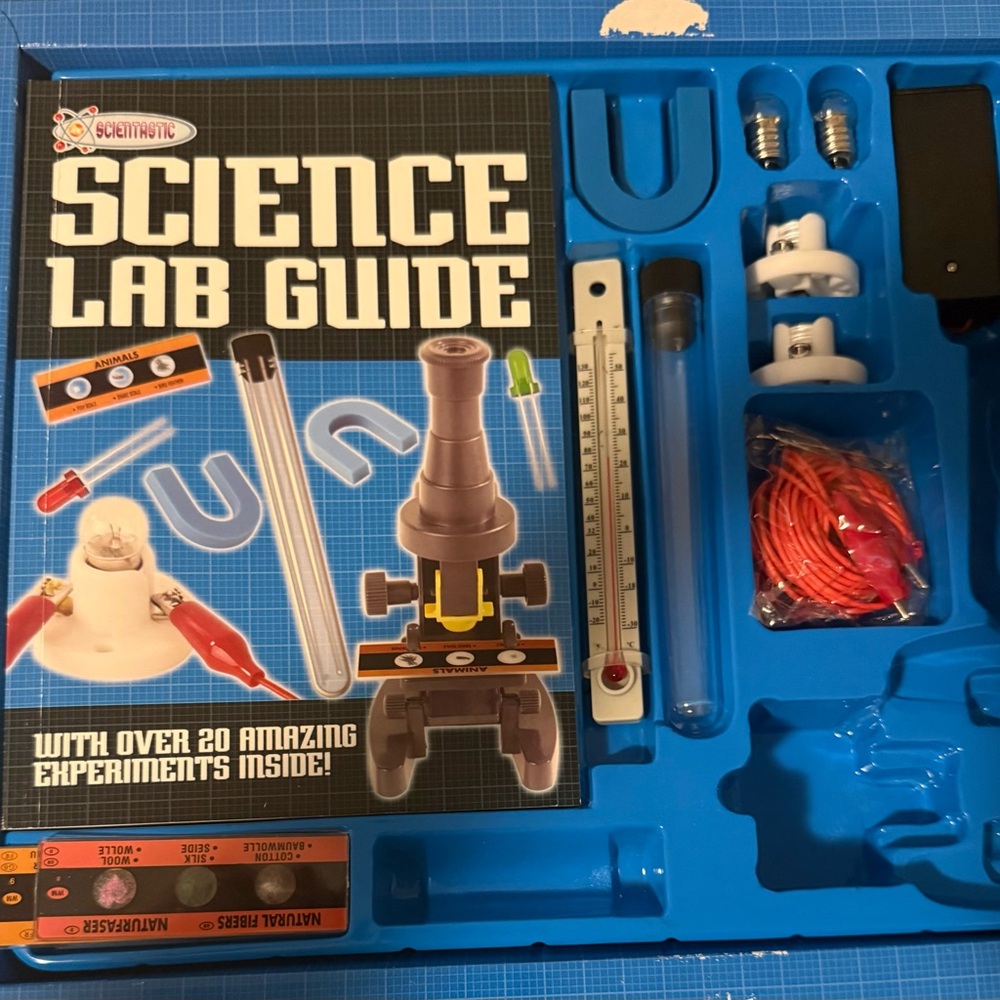 Scientastic Science Laboratory Microscope Kit - Picture 4 of 11